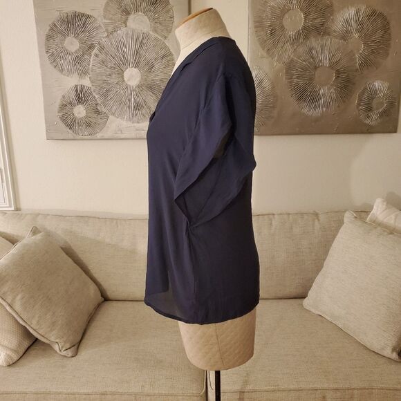 Halogen V-neck Flutter Sleeve Blouse size Medium in Navy Blue - Picture 4 of 9